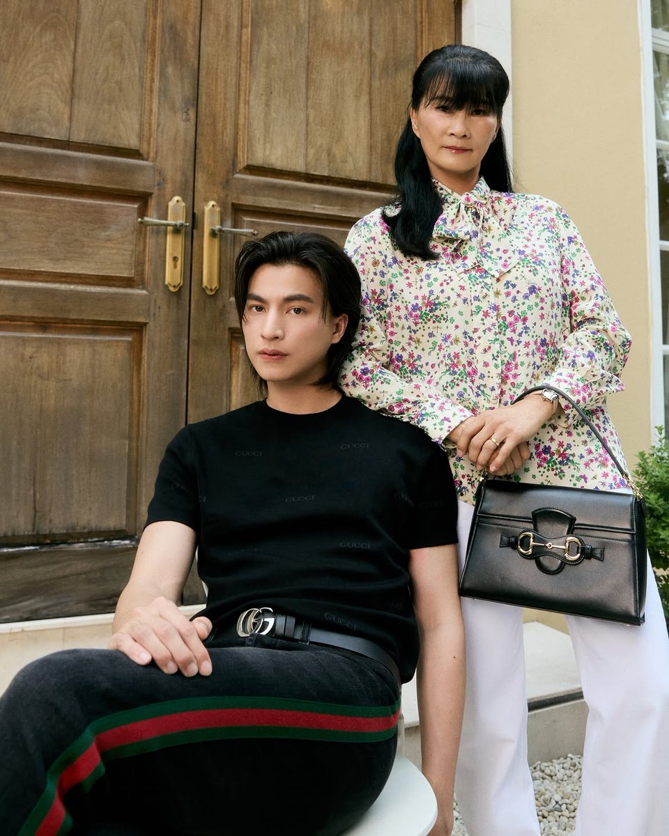 Gulfkanawutofc's tweet photo. IG update : GulfKanawut

น้องกลัฟและคุณแม่นุช น่ารักมากๆๆเลยค่า ในลุคจาก @gucci
#GucciHorsebitDuomo

#GulfKanawut
#Gucci
#GulfBAGucci
@gulfkanawut https://t.co/brsV56vNpP