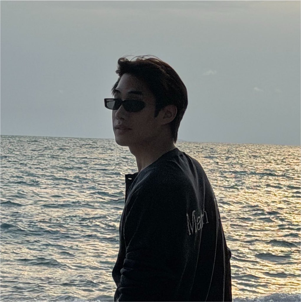 myfirstonee's tweet photo. เมะกับทะเลมันยังไง หล่อwa https://t.co/YInDmFsbnE