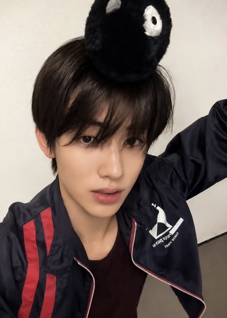 velvetryl's tweet photo. ꒰ა ☆ ໒꒱
hi😈 .ᐟ
୨୧ ┆ call me yesha !
୨୧ ┆ she/her, 🇵🇭, infj .ᐟ
୨୧ ┆ reader, listener, professional overthinker
୨୧ ┆ currently loving #cortis
୨୧ ┆ new to #stantwt #kpoptwt 
୨୧ ┆ looking for new #moots ♡

𖹭  &amp; ↻ is appreciated ! https://t.co/SUkJ52V6qJ