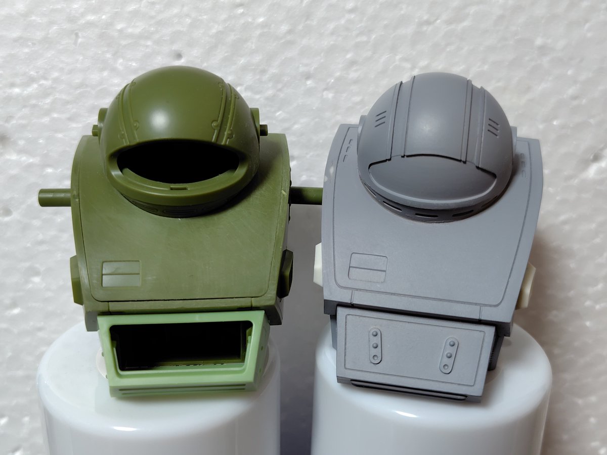 halk922's tweet photo. ガイアノーツ1/24マーシィドッグ製作②、waveの24スコープドッグと2体同時進行なので比較しながら製作してます。一見同サイズの様ですがミリ単位で違いますね。特に頭部のモールドはそれぞれの特徴が出てますね。
#ガイアノーツ 
#マーシィドッグ https://t.co/tnO0bl0u2w