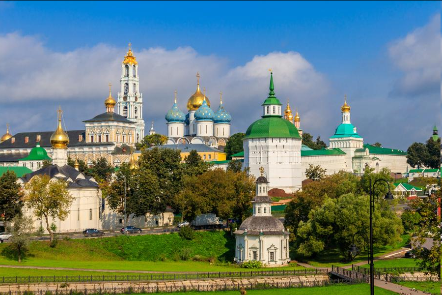 Russia's tweet photo. ☦️ #OTD in 1337, the Trinity Lavra of St. Sergius, was founded.

A spiritual centre &amp; major cultural landmark, it is now the heart of Russian Orthodoxy and a @UNESCO World Heritage Site.

Each year, it draws 1+ mln visitors to experience its faith and heritage. https://t.co/cnYdbIF25z
