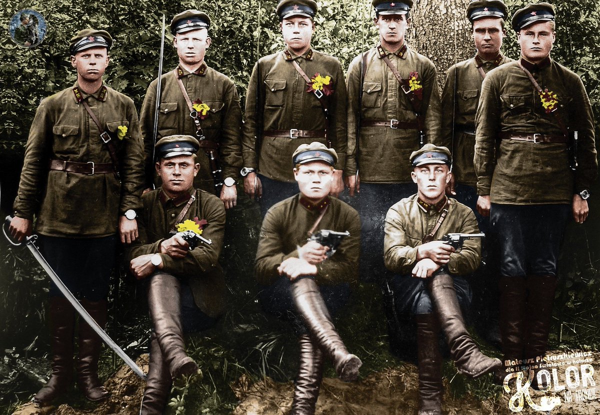 wojnawkolorze's tweet photo. „Bardzo dobrze! Wykopujcie dalej i usuwajcie ten polski brud. Wyeliminujcie go w interesie Związku Radzieckiego.” ~ Józef Stalin

11 sierpnia 1937 roku szef NKWD, Nikołaj Jeżow podpisał rozkaz nr 00485. Dało to początek ludobójczej „operacji polskiej”. Zapraszam więc na nitkę. 1/ https://t.co/Z77UJj2xDQ