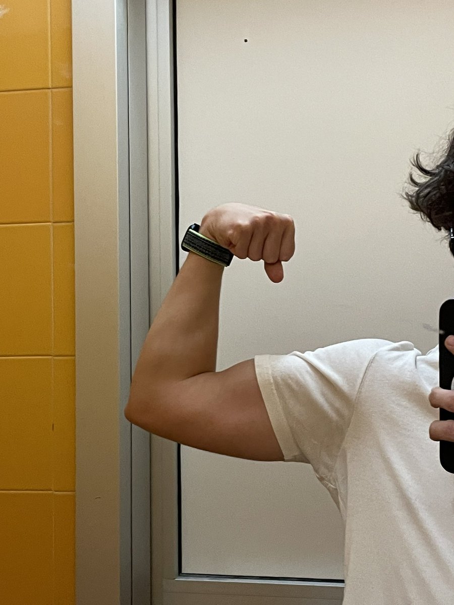 lyrionOF's tweet photo. who’s thinking about biceps 

#biceps #daddy https://t.co/QWUxeT2rdy
