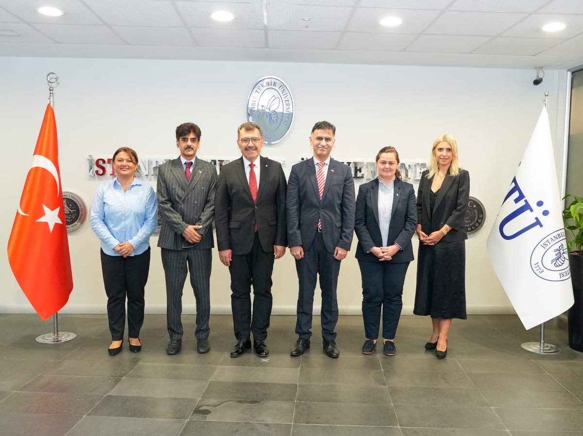 ProfHasanMandal's tweet photo. Sudan Bilim ve Teknoloji Üniversitesi (SUST) Rektörü Prof. Dr. Eisa Bashir Eltayeb, beraberindeki heyet ve Sudan Cumhuriyeti İstanbul Başkonsolosu Osama Mahjoub Hassan Dirar ile Pakistan İstanbul Başkonsolosu Khawaja Khurram Naeem’i üniversitemizde ağırladık. 🌎🐝

Gerçekleştirdiğimiz görüşmelerde, İTÜ olarak Sudan ve Pakistan’daki üniversitelerle bağlarımızı güçlendirecek yeni çalışma alanlarını değerlendirdik.

Kızıldeniz’e kıyısı, stratejik konumuyla Sudan’ın özellikle maden, petrol ve tekstil alanları başta olmak üzere bilim, teknoloji ve nitelikli insan kaynağı ekseninde katkı sağlamak adına SUST ile imza attığımız protokolü somut çalışmalarla ileriye taşıyarak, üniversitemizin 253 yıllık bilim ve mühendislik birikimimizle SUST’un araştırma ve teknoloji kapasitesini güçlendirmeyi amaçlıyoruz. 📚

Pakistan ile de uzay ve havacılık alanlarında hızla gelişen teknoloji ekosistemi ve mühendislik alanlarındaki birikimiyle İTÜ olarak Pakistan’ın önde gelen üniversiteleriyle bilimsel ve teknolojik iş birliği ile geliştirilebilecek ortak çalışmalar oluşturmak üzere değerlendirmelerde bulunduk. ✈️🛰️

Küresel ölçekte karşı karşıya olduğumuz kalkınma sorunları, bilimsel ve teknolojik yetkinliklerin paylaşılmasını ve farklı coğrafyalardaki güçlü yönlerin ortak çalışmalarla buluşturulmasını her zamankinden daha önemli hâle getiriyor.

İTÜ olarak, 253 yıllık bilim ve mühendislik birikimimiz ve güçlü araştırma ekosistemimizle farklı coğrafyalarda bilimsel ve teknolojik kapasitenin gelişimine katkı sunmaya;

birlikte geliştirme ve birlikte başarma anlayışıyla kurduğumuz birlikte iş yapma modellerini toplumsal ve ekonomik değer üreten sürdürülebilir ortaklıklara dönüştürerek ilerlemeye devam edeceğiz. 🏫

@sudanuniv_SUST
@PakinIstanbul_
@itu1773