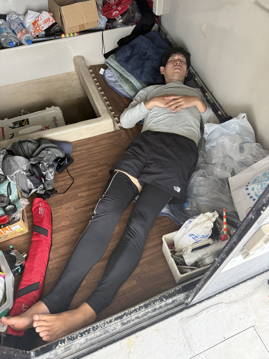 deep_summer85's tweet photo. 最近あまり切られることがなかったけど（大きいのを掛けてないって意味で）
今日久しぶりに3回切られて悔しかった。
備えてまた挑みたいと思えた点ではとてもいい釣行でした。
※写真は薄目を開けて寝てる既婚者内野 https://t.co/sa9ZPidwyK