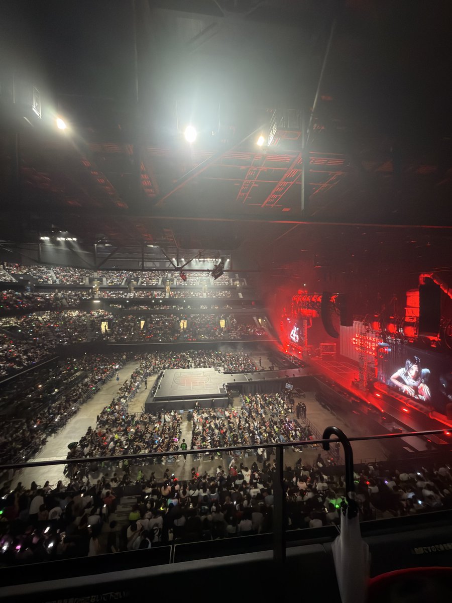purpose_ahyeon's tweet photo. LaLa arena TOKYO-BAY千葉公演Day.1
今日のアヒョンちゃんは元気たっぷり
キラキラ笑顔満点で最高に嬉しかった🦋
ローラちゃんのBIRTH DAY企画も本人に届いて
喜んでもらえて良かった✨️
声出しで4階の時スクリーンに抜かれてビックリした笑
明日は公開リハーサルもあるし楽しみ🫪

#BABYMONSTER https://t.co/0ic27lR4Ca