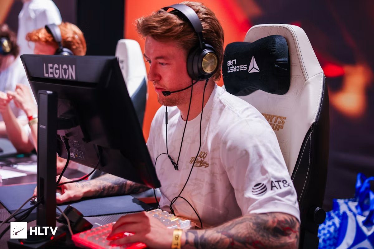 CSGORoll's tweet photo. EWC Last Chance quals were the first time we've seen Rain play an event without his glasses in over 9 years!

Was the no-glasses buff what got them through? 👓 https://t.co/xtlkkdK6wN