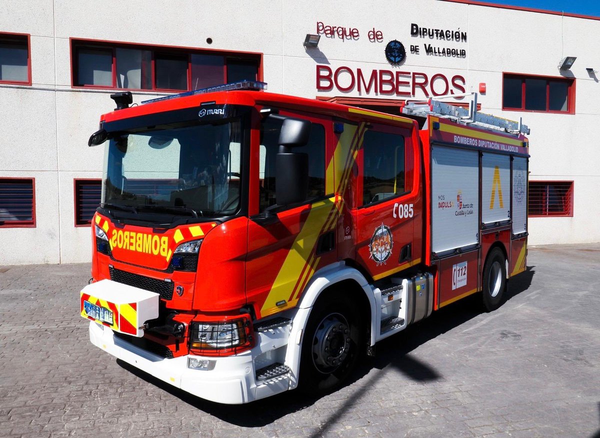 Dip_Va's tweet photo. 🚒 La Diputación duplica sus efectivos de bomberos ante el eclipse solar total del 12 de agosto.

⛔ Se recuerda la prohibición de realizar fuegos, barbacoas y utilizar material pirotécnico en espacios abiertos.

🚗 Se recomienda evitar desplazamientos de última hora y no detenerse en arcenes ni circular por pistas forestales.

🔗 https://t.co/eep2xAueaX
