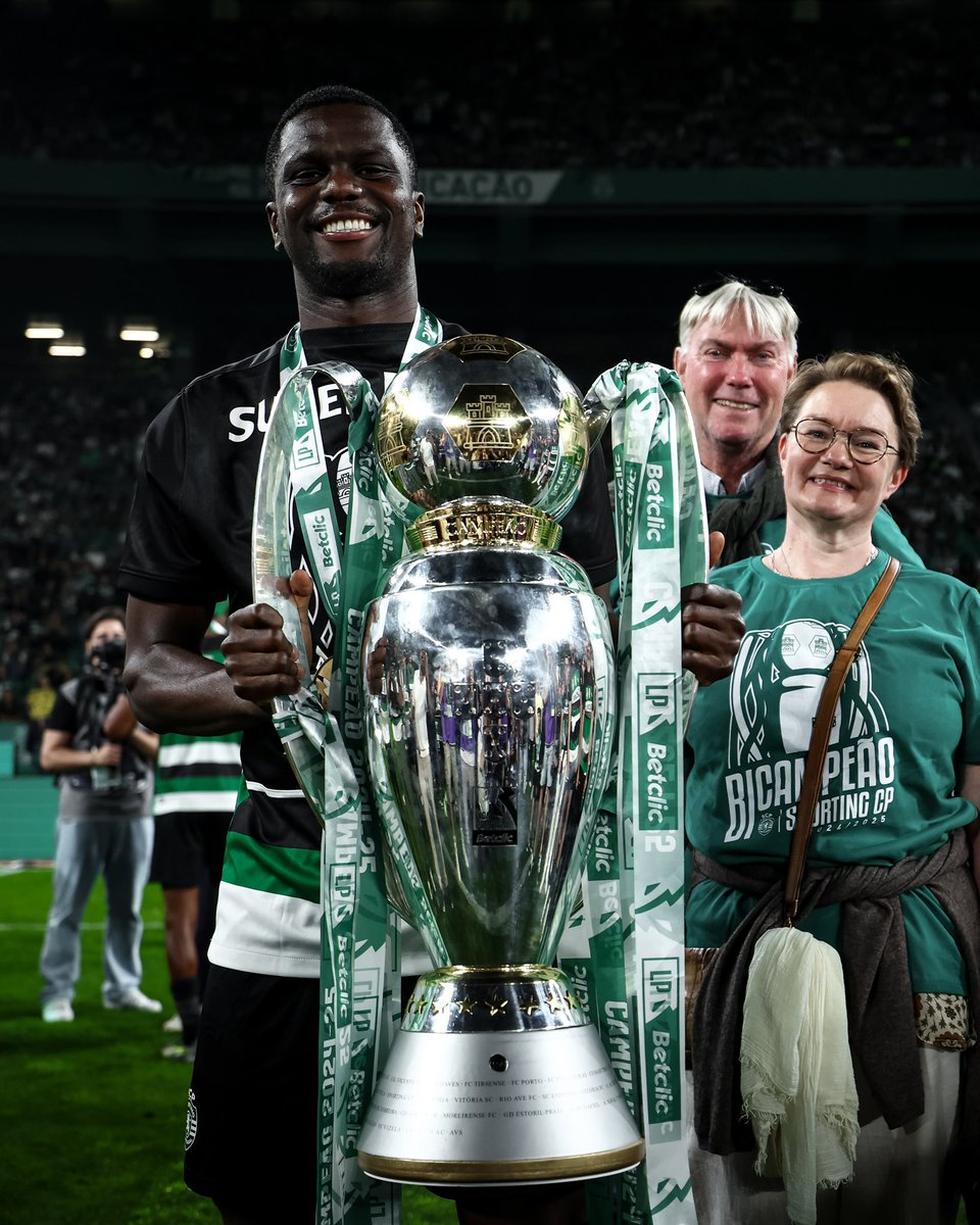 SportingCP's tweet photo. Um Leão que fica na nossa história 🦁 https://t.co/h540EOhNN0
