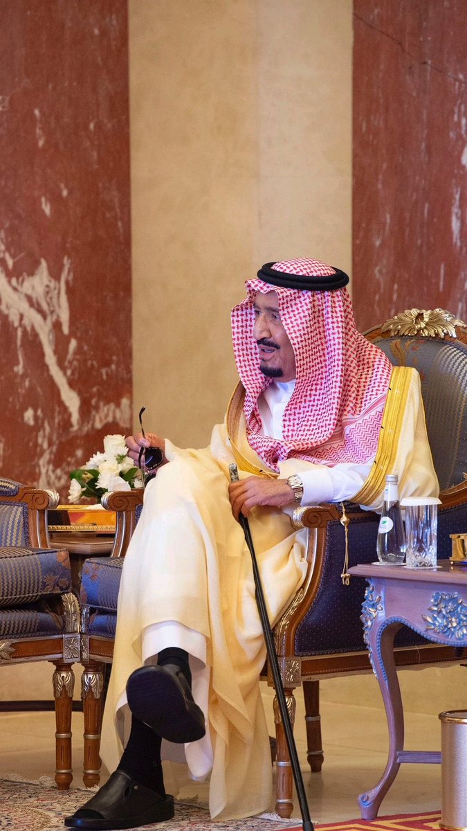 jood9990a's tweet photo. @albahkaly88 كحل عيونك ان كانت لك عيون عساها العم ى تاج رأسك 🇸🇦🇸🇦👌🏼 https://t.co/6yrlKT4Zjw