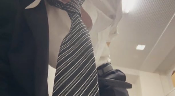 ann_economycas's tweet photo. 2人きりの職場で我慢できなくなった彼氏にされちゃうやつ https://t.co/4i37o5uv4P