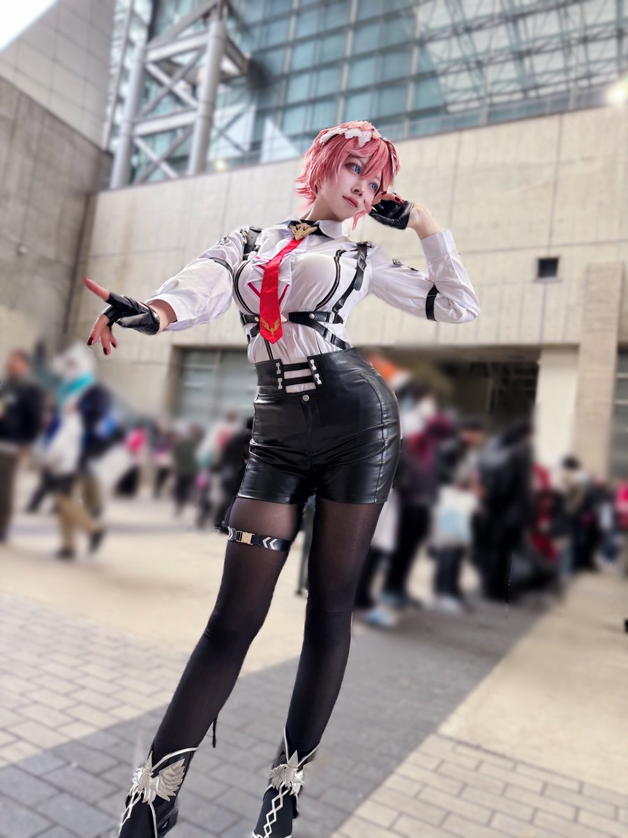 yuYu_Cha_non's tweet photo. 推しに憧れるルイ友さんです

#自我からコスプレイヤー https://t.co/vQO2MopQ3r