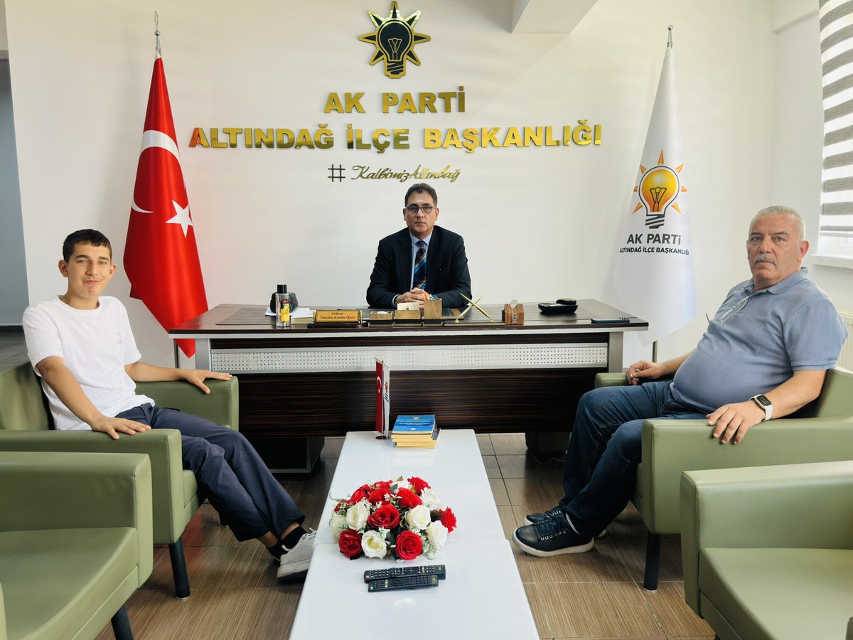 akaltindag's tweet photo. Bizim Kapımız Herkese Açık Gönül Soframıza Misafir Olmaya Sizleri de Davet Ediyoruz🤗

Yönetim kurulu üyemiz Murat Gündüz nöbetlerini ilçe binamızda gerçekleştiriyor.

#KalbimizAltındağ

☎️ :(0312) 309 50 32
⏰ :09.00/19.00

@hakanhanozcan 
@Fatih__Bildik https://t.co/Mmpd2x6c82