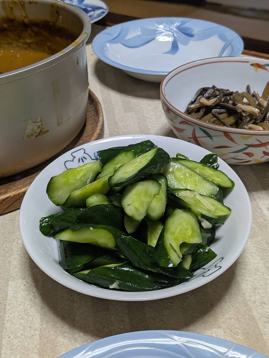 MarioMario2021's tweet photo. 毎年恒例！？キョウコのカレー❣️
またうまいのよ！今回はむすこ様も帰省していて、たくさんお話出来て良かったです。今回はサプライズありまくりで鳴子があつい！漬物や山菜やらっきょうまでも完全手作りでやばい！！幸せ～！ https://t.co/dNPfU7fNMO