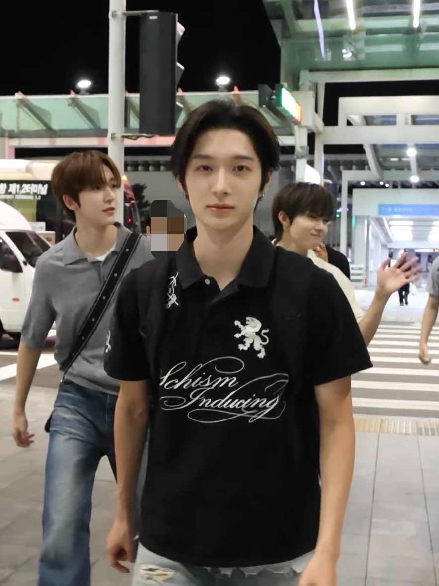 deardonghwa's tweet photo. Please do this hairstyle more often @ Donghwa https://t.co/9CqqRfPlI2