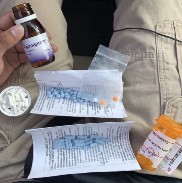 BaabiyLr's tweet photo. What y’all on today? Them M15s be kicking in, I’m on one tonight #drugtwt #geeker #GHSP #trendingtopic #drugtwtlat #Xans https://t.co/N6RYK5JA5W