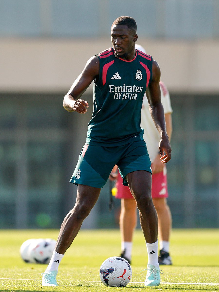 RealMadrid__HQ's tweet photo. Ibrahima Konate 
#RealMadrid https://t.co/GrLVPoUJ2K
