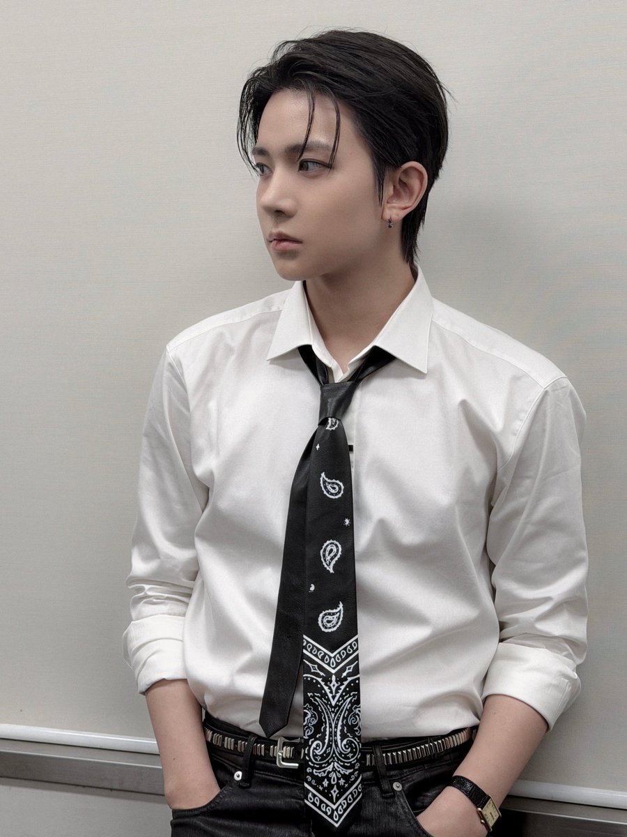 kdnkji's tweet photo. โหห พี่ EVAN พี่ ใครจะมุฟออนได้ละ ㅠㅠ😭🫵🏻🫵🏻 https://t.co/OGL8zzDD7P