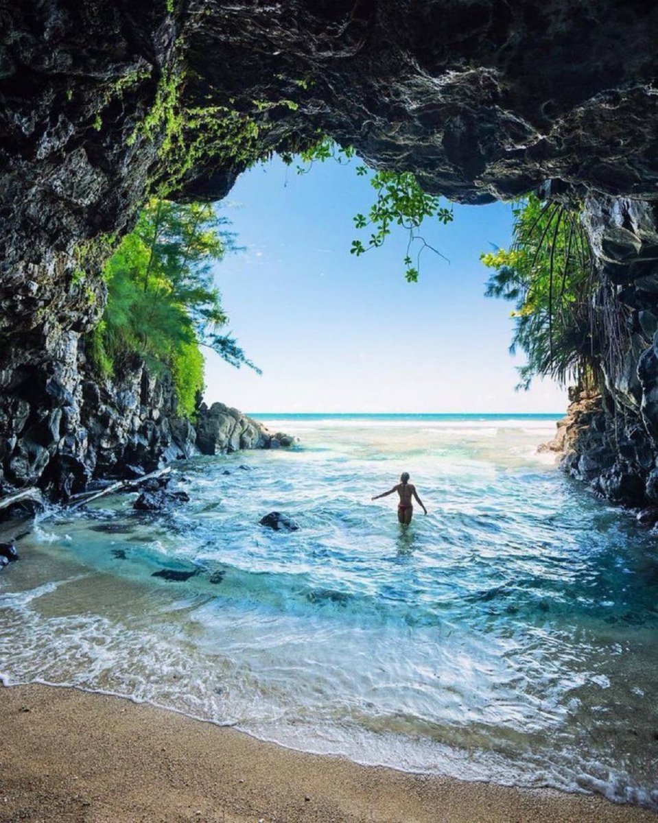 viewsoff's tweet photo. Hawaii https://t.co/AKDGGb6qn2