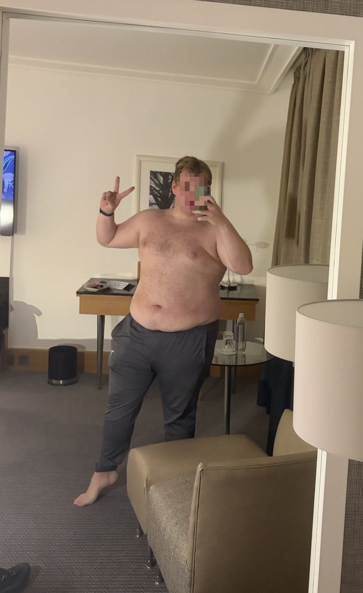 TxmxWxL's tweet photo. @antwon_exe i too am gay and fat 🫣 https://t.co/qHNbnvFfRc
