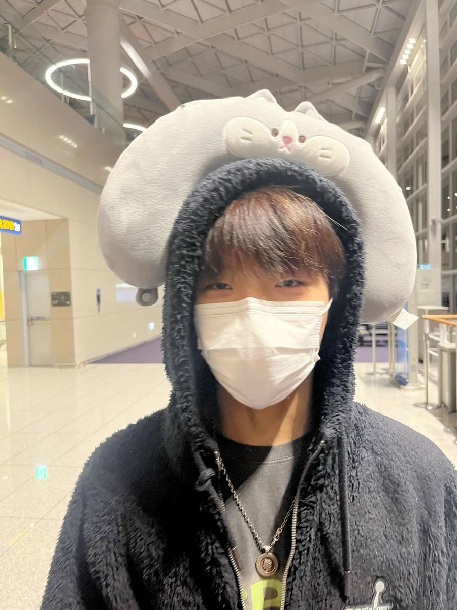 ddiaryunak's tweet photo. btw this woonhak is the one who had to search youtube videos on how to show his anger because he doesn’t know how to get mad 😭🤏🏻 https://t.co/yAnYZmxmoI