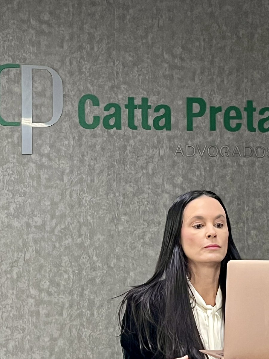 cattapretaadv's tweet photo. Beatriz Catta Preta na ativa… @cattapretaadv #advogada https://t.co/RPyyhCnDaa