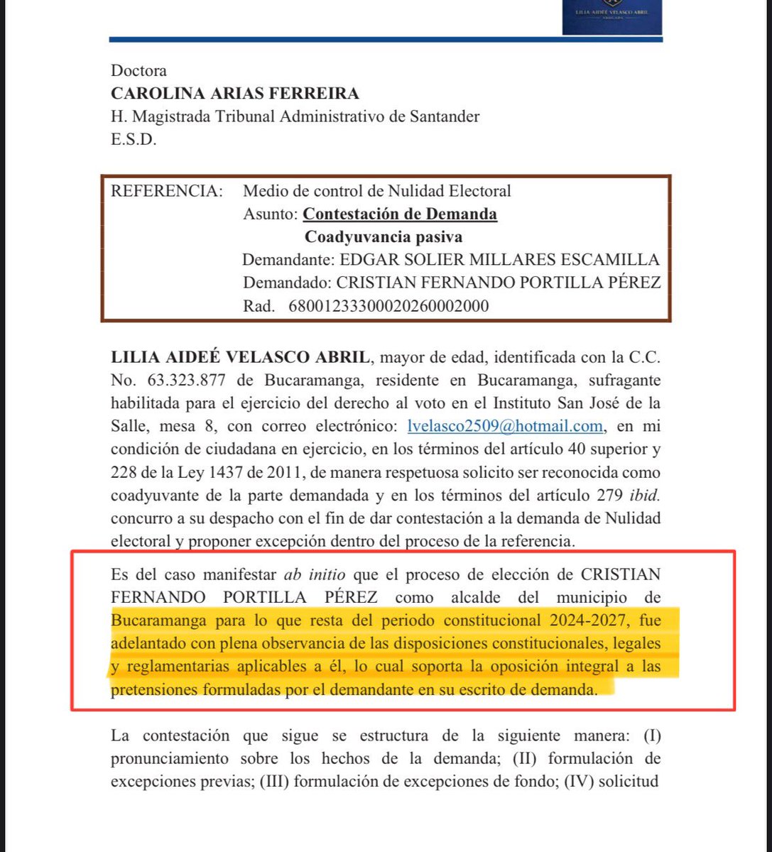 carlosbarajash's tweet photo. Antónima a su cátedra ? 

Recuerdo cuando mi “gran”profesora Lilia Aidée Velazco me dictó la clase de derecho administrativo y nos recalcaba  que el estado tenía la responsabilidad de garantizar los principios de transparencia, moralidad y objetividad. 
Nos decía todo el tiempo que el estado debe  garantizar el interés general sobre el particular; y cerraba una de sus clases hablando de la responsabilidad  del estado en la eficacia del manejo de sus recursos.

Pareciera que a la profesora  se le olvidaron sus enseñanzas. según lo denuncia @ELDENUNCIANTEo, la abogada Aidée Velazco, recibió un contrato en @AlcaldiaBGA  por más de 40 millones (hasta ahí todo bien) lo que llama la atención, es que acto seguido de firmar sus contrato, aparece defendiendo a su contratante en un proceso propio donde quien se defiende es Cristian Portilla y no el alcalde. 

De los que están acostumbrados a arropar sus marrullerías con una oración, ya nada me sorprende; pero, de Lilia Aidée, sí me sorprende porque siempre creí que para ella estaba la ética y el respeto de la constitución y la ley, por encima de intereses particulares…

Podría decirse entonces, que @Cportilla40 paga con plata de los bumangueses su propia defensa? 

Les queda grande respetar los recursos públicos y así como los usan para sus propios intereses, nada de raro que los direccionen para negocios. 

Cada día Portilla deja más duda de su capacidad de gobernar: 
Se volvió el gobernante de los anuncios tontos. Todo lo oscuro de su gobierno lo pretenden tapar con una oración. Lo de Lilia Aidée no es nada frente a sus grandes fracasos de gestión : 

Se inventó el cuento del arreglo de las estaciones de metrolinea y la llegada de unos buses y todo sigue igual para los ciudadanos…quién sabe para su bolsillo; donde está la plata de las estaciones y de los buses? @EMIRATOJOSE 

Se ejecuta un contrato de reparcheo donde podría apostar que en menos de 8 meses se estaría levantando el asfalto (revisen calidad de materiales) 

A alumbrado público no le cabe una maña mas. Lo convirtieron en un negocio y mientras en la ciudad cada día se apaga un bombillo, unos avivatos engordan sus bolsillos. Convirtieron alumbrado público en el silenciadero de la chatarra? Compraron el silencio de la chatarra con CPS, consultorías, interventorias y contratos chimbos? Lo que pasa en alumbrado es escabroso pero tarde que temprano, los delincuentes disfrazados de benefactores y empresarios, que rondan por allá y hacen negocios con los bombillos de los bumangueses, van a caer. 

Se inventó el cuento de buen bumangués (lo celebré) y hoy la ciudad está más desordenada que nunca; cuánto valió ese programa? (Y ni modo de decirle a la @ContraloriaBga que revise) 

Le quedó grande ejecutar 70 mil
Millones para los colegios Damazo, Inem y Santander y mientras tanto el municipio sigue pagando intereses. (Cómo hará la Contraloría, si el pago de esos intereses injustificados da obligatoriamente una sanción?) 

Anunció un montón de cámaras de vigilancia nuevas (no llega ni una) y mientras tanto, hay aprox más de 380 dañadas y OPUS sigue disfrutando de esos daños con una jugosa bendición. Los sicariatos aumentan, los robos, la venta de perico y ni modo de buscar a los delincuentes…no hay suficientes cámaras funcionando…

Conclusión, reprochable lo de Lilia Aidée, pero eso es un dulce comparado con todo lo oscuro de ese gobierno. 

Y pensar que estamos ante una @ContraloriaBga sin dientes…bga cada día más usada y abandonada pero vamos a seguir alzando la voz, PORQUE LA INDIFERENCIA NO NOS HARÁ CÓMPLICES 🫵

Jamás podrán dar la cara, tienen la
Maña encima