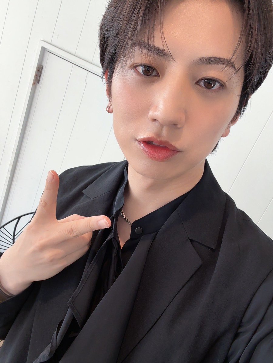 SORI0918's tweet photo. パソコン苦手です。仕事柄触れなきゃいけないんだけど。そして持ち歩くのも嫌いです。何処かに置き忘れそうだからです。
以上のことをこの前制作さんと話していたんですが、帰ってきたらパソコンがありませんでした。
これが有言実行ってやつですね。

※忘れた場所に心当たりがあり過ぎたので、無事見つかりました。