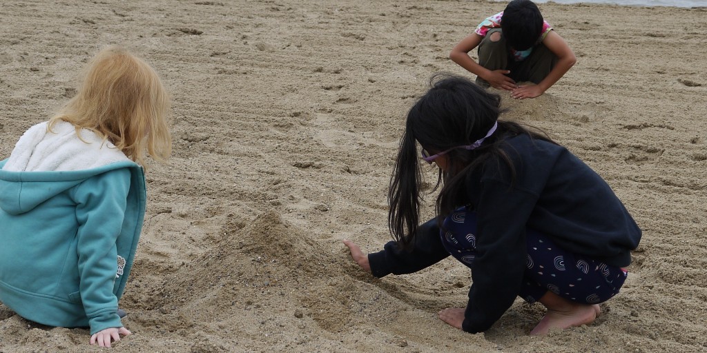 mostateparks's tweet photo. Today is #NationalSonsAndDaughtersDay and also #PlayInTheSandDay, so why not celebrate them both at a designated swim beach in one of Missouri's state parks? https://t.co/uLrP085iOI