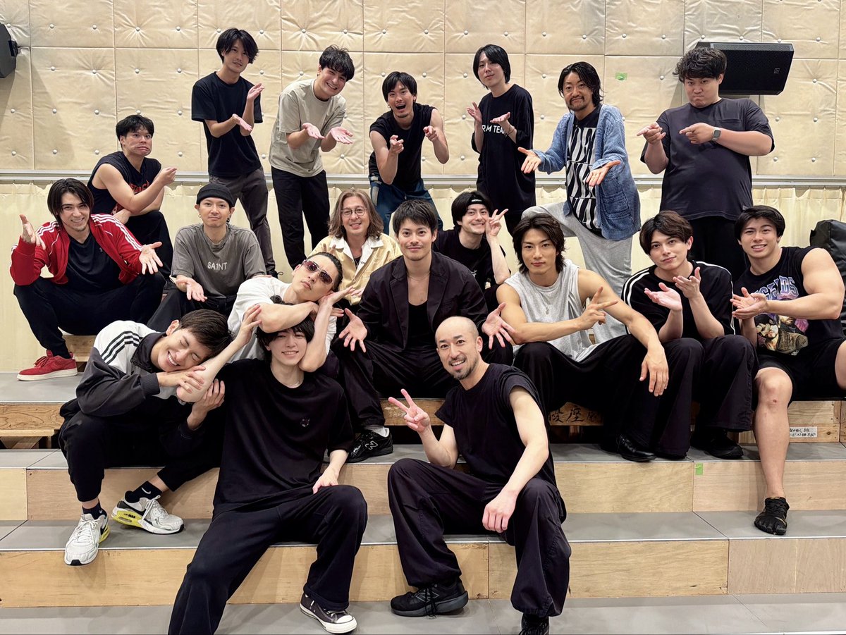 takeru_minato's tweet photo. 本日 #舞台龍が如く の皆さんに
誕生日を祝って頂きました！

優しくてお芝居に熱くて、尊敬する皆さんに祝っていただけて嬉しかったです！
大好きです🥰

25歳最初の作品を楽しみにしていてください！

#龍が如く #杉浦文也 https://t.co/sOIbQ4F6jf
