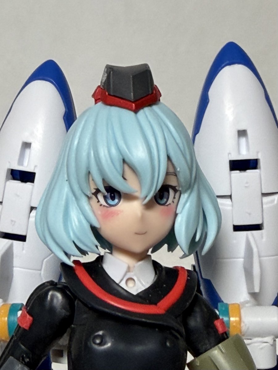 QaoVq's tweet photo. #30MS 

アイデカール貼って作ったフェイスに更にデカール張足しでメイクアップ。

フェイスパーツのみなら良い感じなのにヘアーパーツにセットすると急にもっさりするのは何故なのか？ https://t.co/l5jaOC29nN