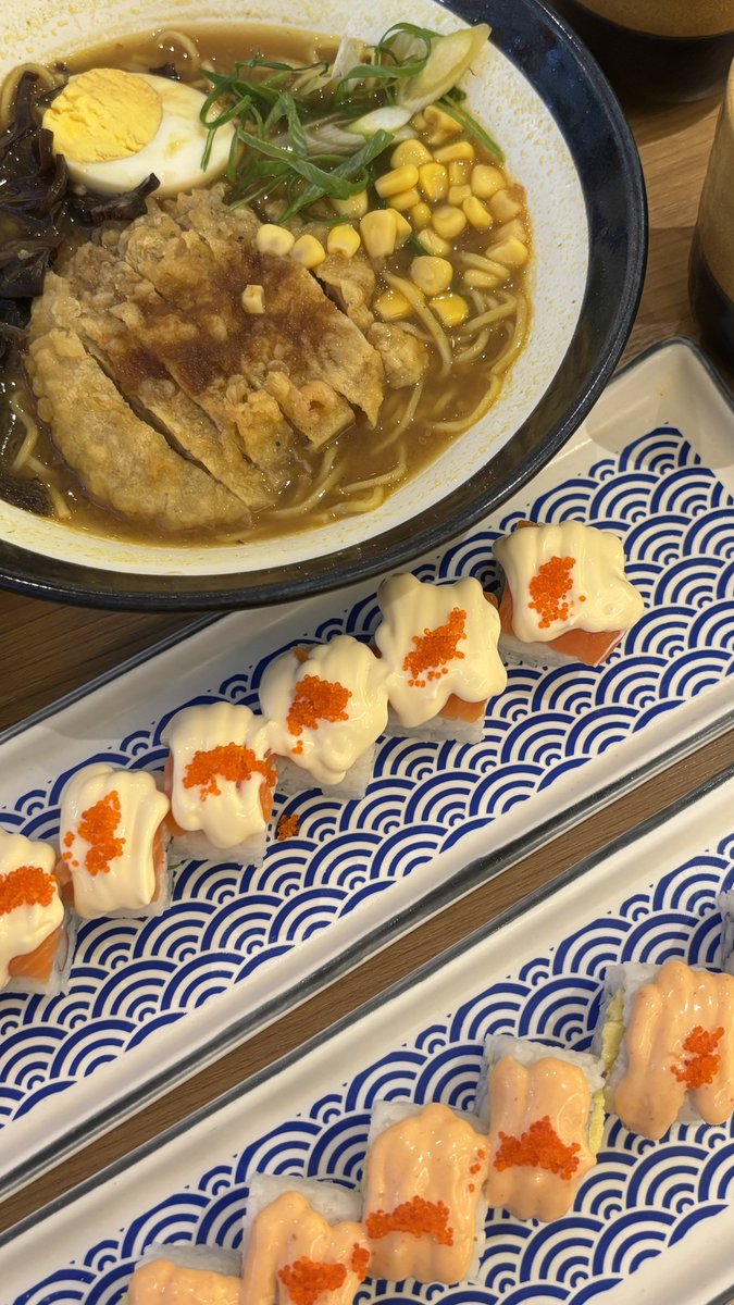chviest's tweet photo. isokai at least today kita makan enak enak, everything will be okay. 🤍 https://t.co/xGNx6QhpR2