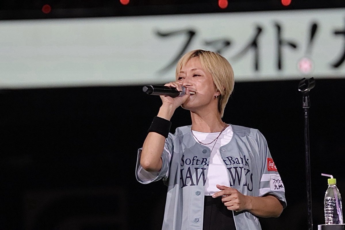 DAI_staff0929's tweet photo. みずほPayPayドーム福岡にて開催された、九州の復興と地域活性化を目的としたプロジェクト「ファイト！九州」に出演させて頂きました☺️

これからもスポーツと音楽を通して、想いを繋げていけるよう、活動を続けてまいります😌

SET LIST

「Red Re-born」
「遠くまで」
「陽のあたる坂道」

#doasinfinity