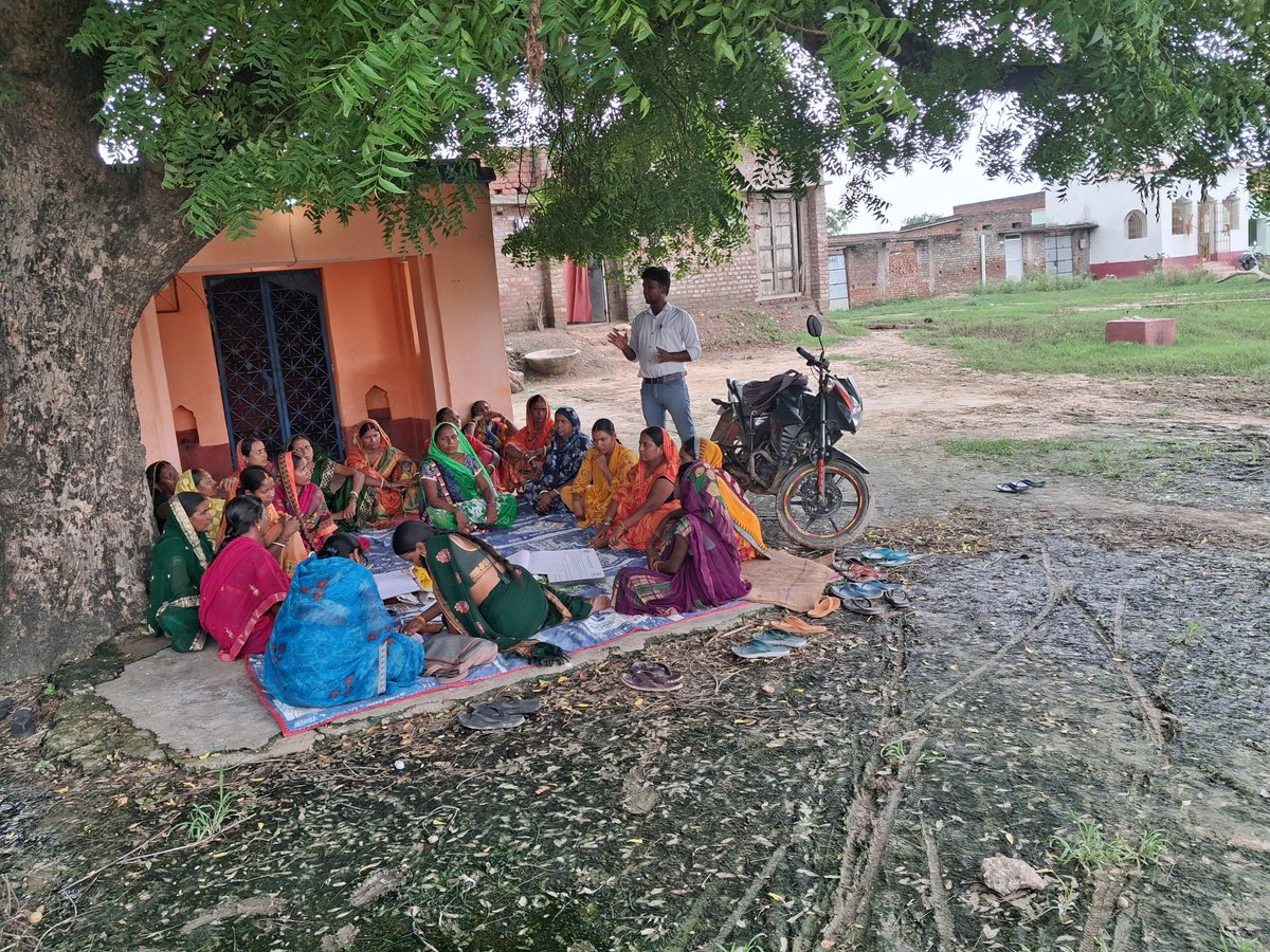 JapilKumar57441's tweet photo. दीप ज्योति कल्याण संस्थान औरंगाबाद के द्वारा बाल विवाह, बाल तस्करी, बाल श्रम, बाल यौन शोषण, महिला सुरक्षा को लेकर ग्रामीण महिलाओं को जागरूक किया गया
#justrightforchild @Bhuwan_Ribhu @JustRightsIndia @police_aurangab
@NGO #justright @riteshvvv1234 https://t.co/urK8dWxMwV