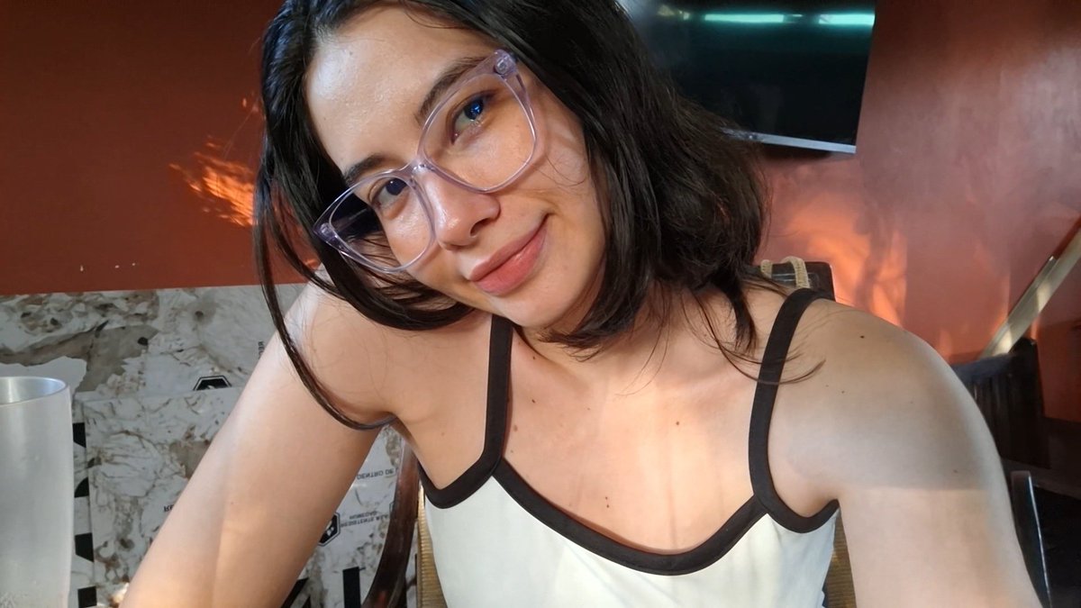 darinymph's tweet photo. Felices 29!!! i guess https://t.co/2Ox7dD7KdT