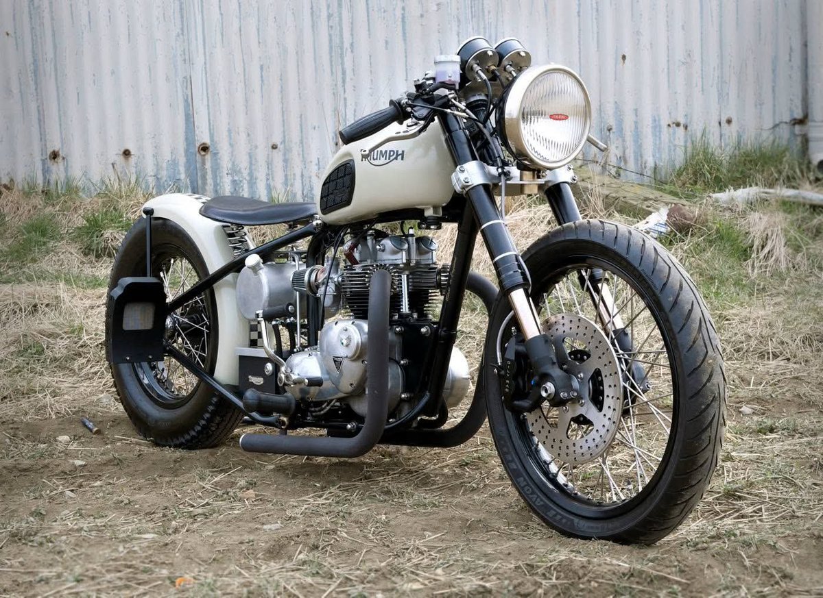 Ivycottagebaker's tweet photo. #TriumphTuesday #Triumph #motorbike #motorcycle @jim_knipe @Von_Lala_land @JayAtkins66 @Jameypaint @RubnIsRacing @MrDOThompson @BrexitBassist https://t.co/U6UzJVo18a