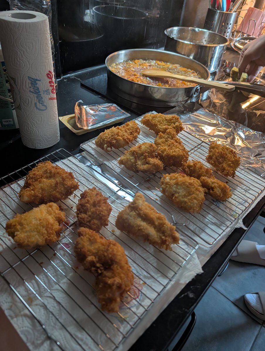 vortexsubutex's tweet photo. trop fière de mon premier poulet frit avec d'la panure panko https://t.co/QjBjtyogxv