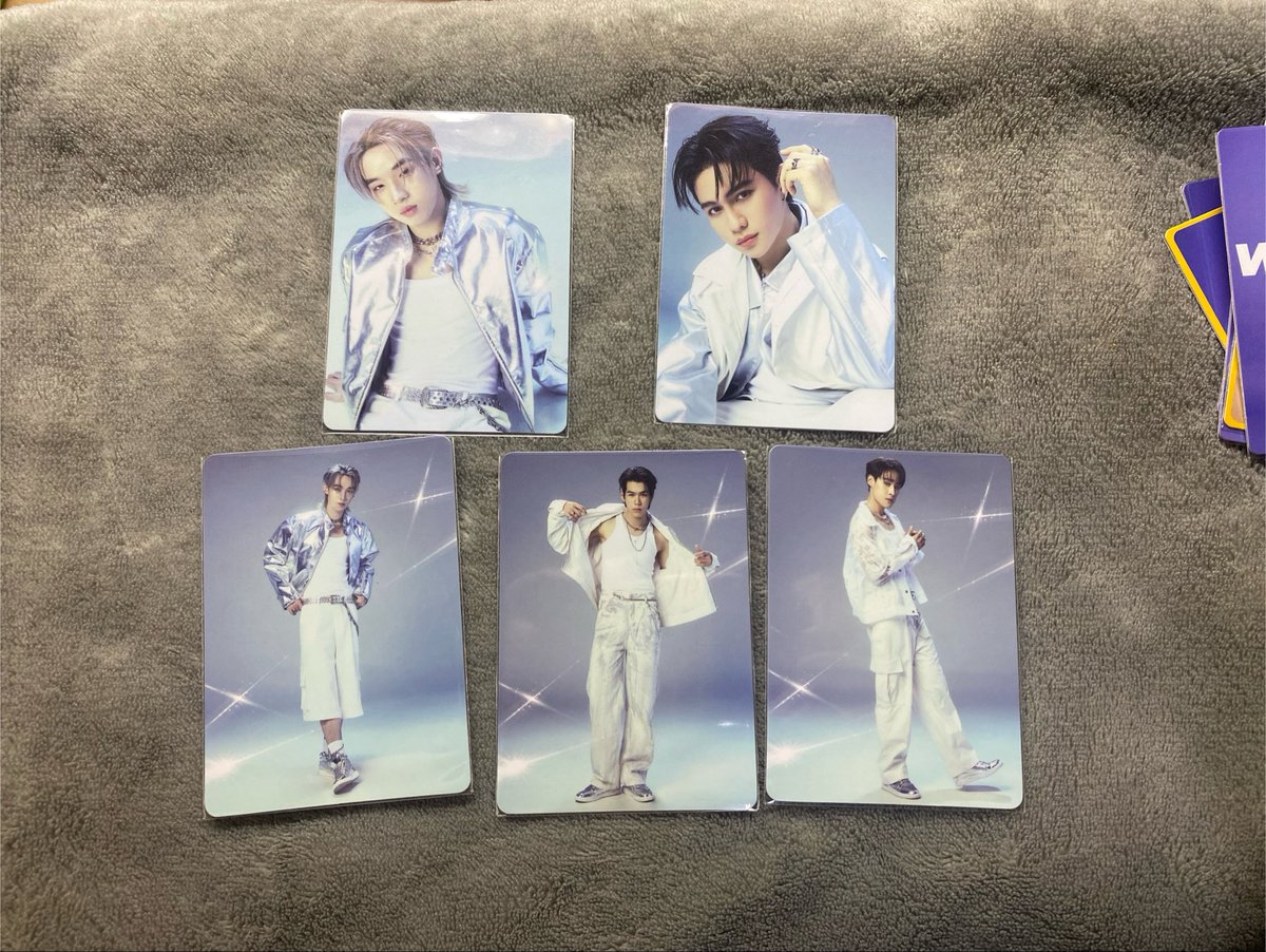 chaaR_lot's tweet photo. จามาปล่อยการ์ดหาค่าบัตรคอนค่าาา 
ใบบน250฿/1
ใบล่าง100฿/1 ค่าส่ง40฿
#ตลาดนัดlykn #ตลาดนัดgmm #LYKN https://t.co/WOUKRs0b4W