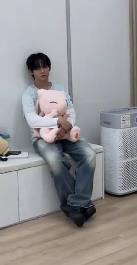 xoulsz's tweet photo. HELP JL 😭😭😭😭 https://t.co/7AlFPlMs6U