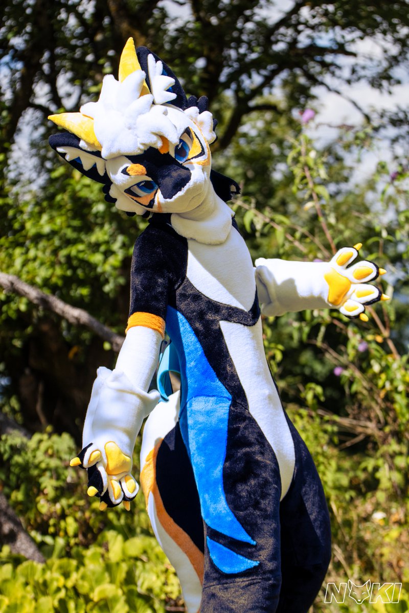ArkaKio's tweet photo. Is this the real life? Is this just fantasy? 
It's me at the EAST Convention! Had lots of fun there, thanks everyone for the great time! 😊🌴☀️ 

📸: @furnoki 
🪡: @FurpolisCity https://t.co/C3GAp5564b