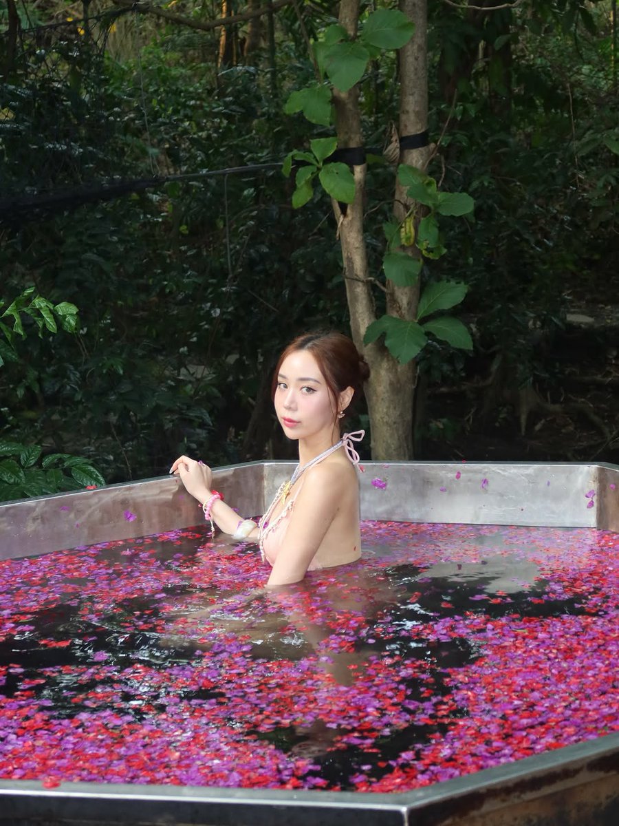 EmilySD2000's tweet photo. I know you'll join me 🏵️ https://t.co/qjUhTIsSNJ
