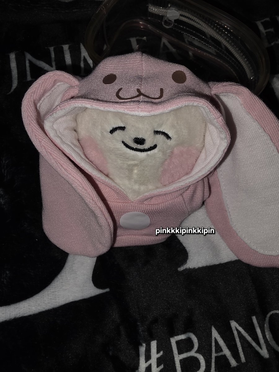 pinkkipinkkipin's tweet photo. คือเสื้อตัวนี้สำหรับตกต 10ซม
แต่เจดึตัวนี้คือขนาดคีย์ริงอะ
แปลว่า....
😂😂😂😂
#제노 #jeno #jjed https://t.co/8VIdeTlUwj