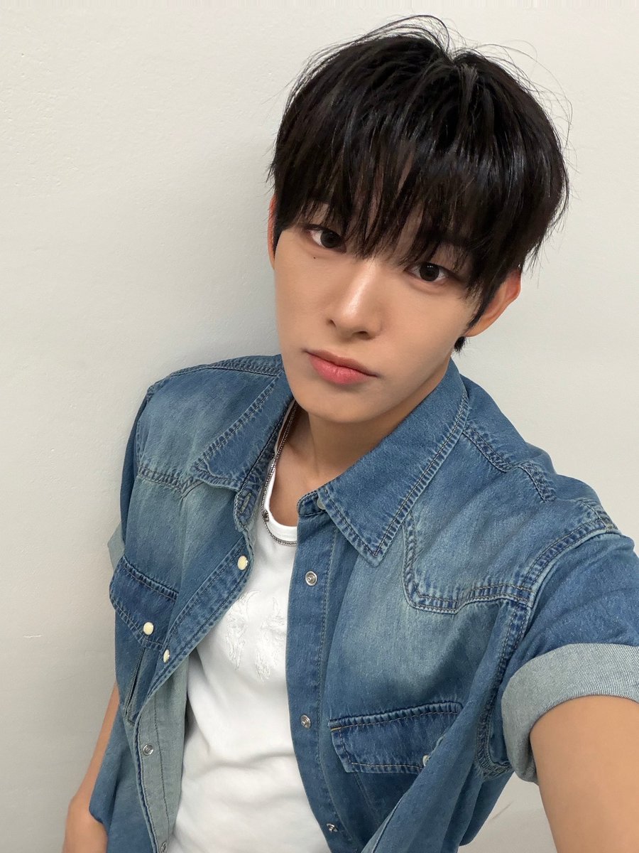 AHOF_official's tweet photo. 🩵🤍🩵

#AHOF #아홉
#STEVEN #스티븐 https://t.co/BcYg5fVVnz
