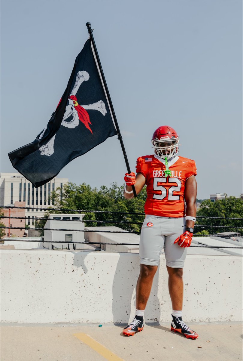 1LJDendy1's tweet photo. Everybody is going to remember this #SeniorSzn🔥 @_TheVilleFB https://t.co/7XXPS1Kq7B