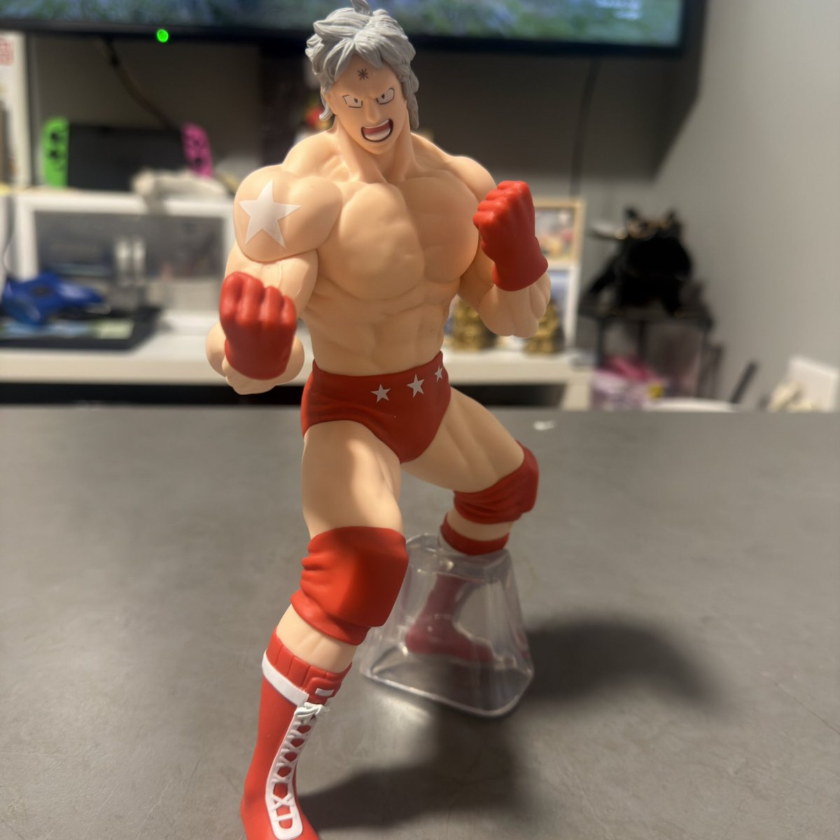 popoTCG's tweet photo. 息子から突然のプレゼント🎁

ゲーセンで取ったらしい🤣

まさかのテリーマン！！⭐️💪

「パパにあげる」って持ってきてくれた。
こういうプレゼントが一番嬉しいんだよな😁

大切に飾らせてもらいます🤝

#キン肉マン #テリーマン #フィギュア https://t.co/pjGCxJchkw