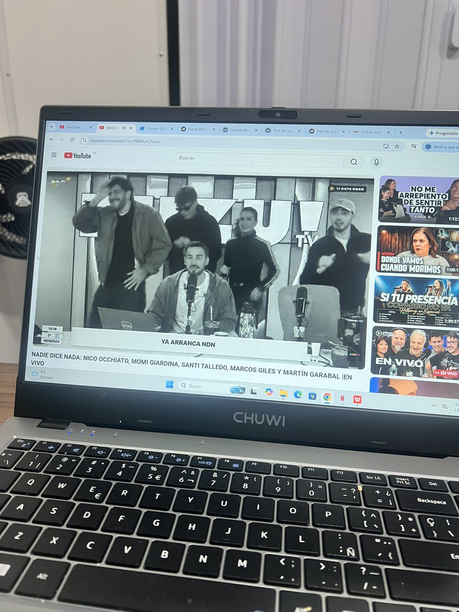 Caritodeleonr's tweet photo. Son todo lo que está bien en las mañanas!!! #nadiedicenada https://t.co/c3KRkCfYIj