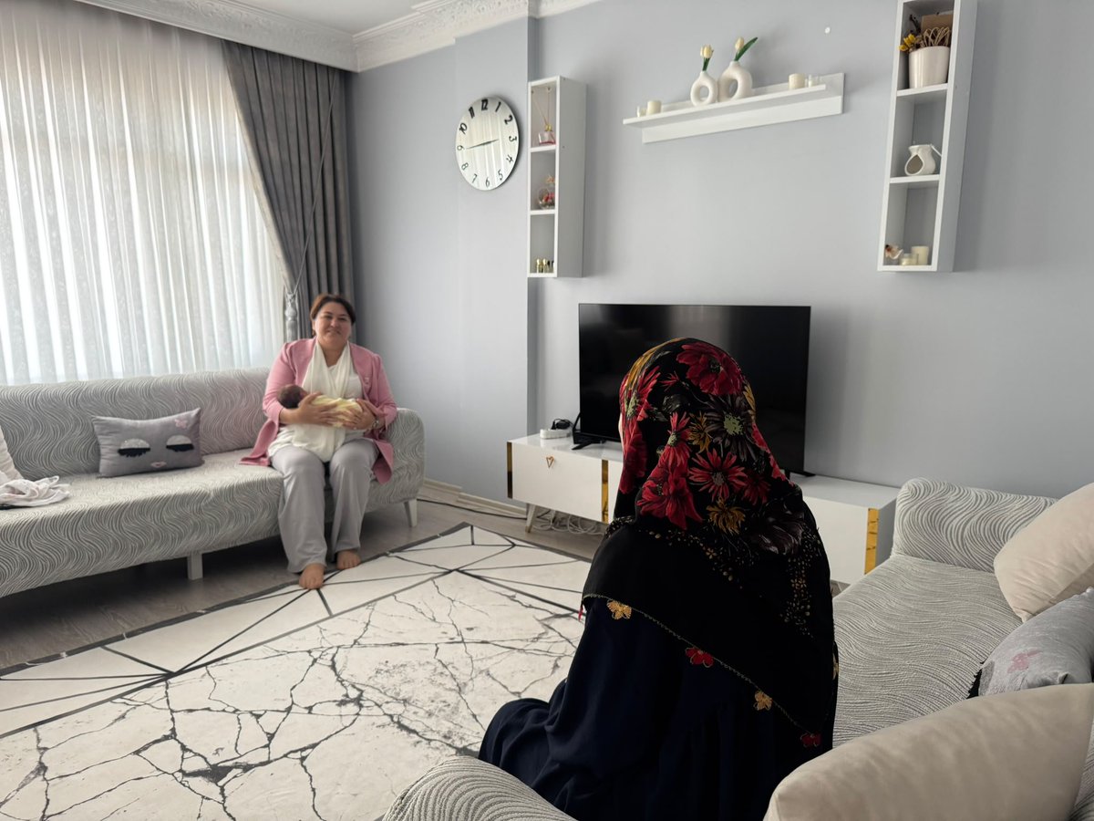 cayirovabld's tweet photo. Başkan Vekilimiz Seyhan Dünmez ilçemizin sakinlerinden  Emel Selçuk, Fatı Sarıkaya, Sevda Ayyıldız, Elif Yelman ve Sümeyye Ergin hanımefendilere ziyarette bulunarak yeni doğan bebeklerine hayırlı ve sağlıklı ömürler diledi. https://t.co/Q4FBEUnGMH