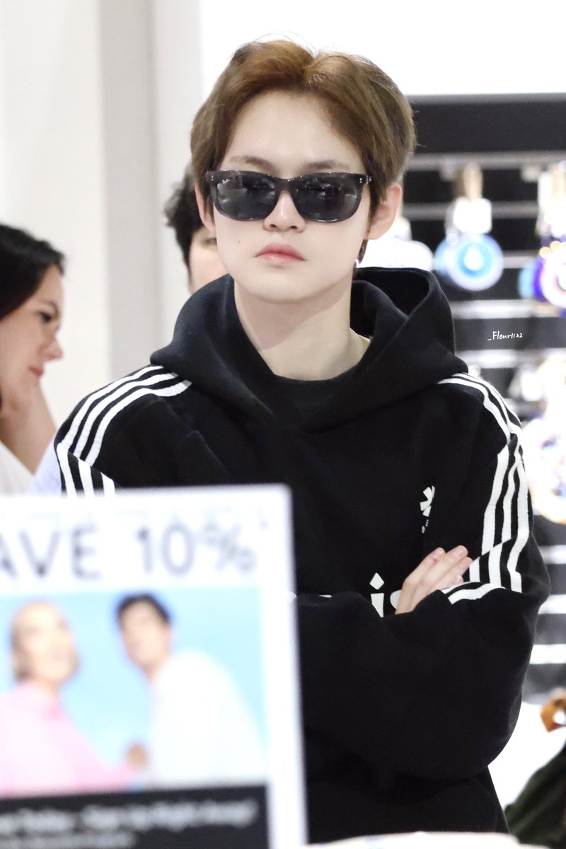 _Fleur1122's tweet photo. 260811 IST🛬🛫

#천러 #辰乐 #CHENLE #NCTDREAM https://t.co/ZbowUK1bG4