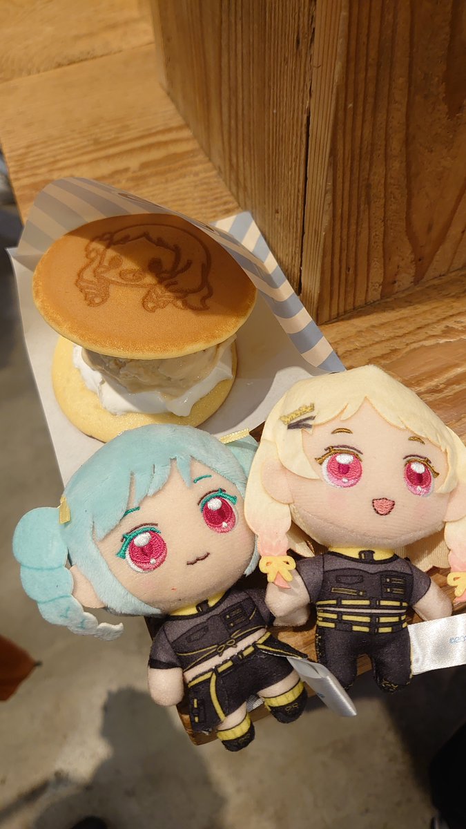 SordeSpiRui's tweet photo. 去年の食べれなかったゆうりんあんさんの夏美バースデーサンド食べれた！ナッツアイスうますぎる…… #Liella #ゆうりんあん https://t.co/7qnPaDcjQ6