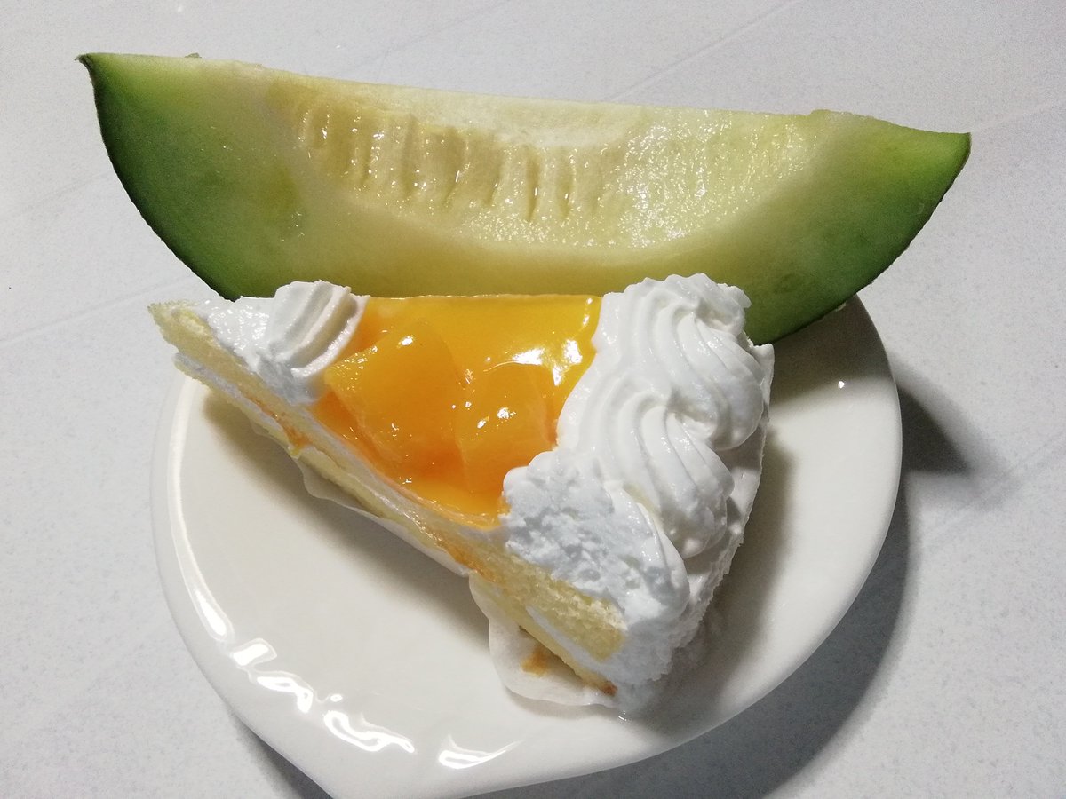 saki_____17's tweet photo. メロン🍈
メロン🍈めろん🍈
メロン🍈を食べました https://t.co/6VJc800vEZ